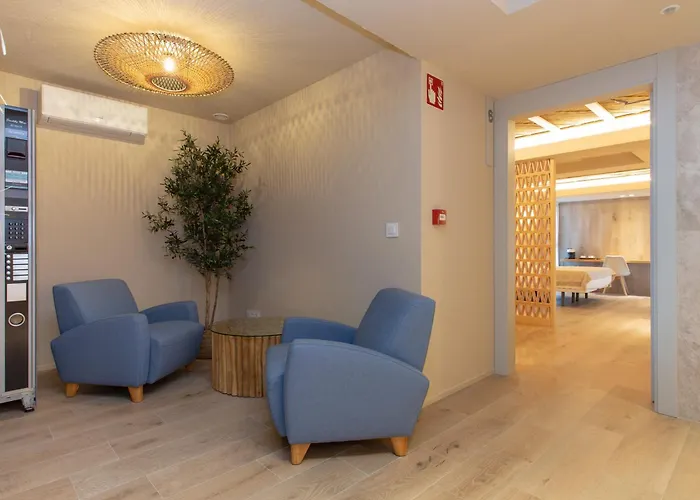 Xulos Rooms & Suites